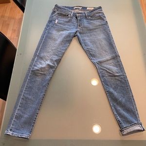 Levi's Low Rise Skinny Jeans (Size 27)
